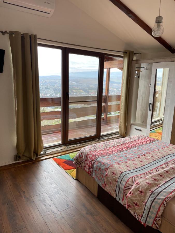 Wineyards Salin Bed & Breakfast ทูร์ดา ภายนอก รูปภาพ