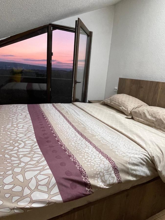 Wineyards Salin Bed & Breakfast ทูร์ดา ภายนอก รูปภาพ